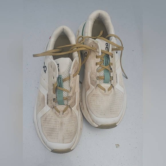 On Running Beige and Green Sneakers - Picture 3 of 6